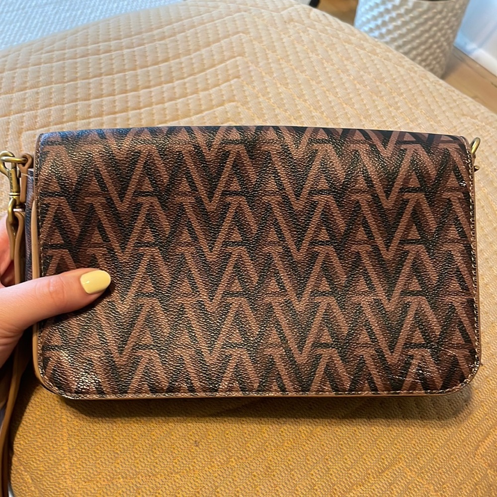 Aritzia Auxiliary crossbody bag